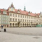 Monjan Flat - Square Market Rynek
